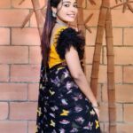 Dharsha Gupta Instagram – 🖤💛🦋When you feel like quitting think about why you started🦋💛🖤
🦋 Saree- @nilamas_creations 
  Blouse- @be_fabulla_
  Earring- @a_for_accessories_ 🦋