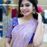 Dharsha Gupta Instagram – 💙💜Do what you feel in your heart to be right – for you’ll be criticized anyway💜💙
Saree : @online_shopping_cartt
Stylist : @pansyraja
Blouse Designer : @kaavyareddycouturestudio