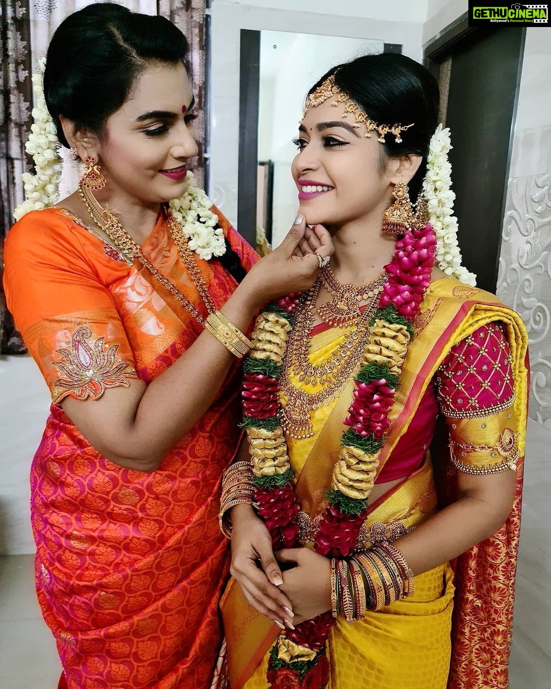 Dharsha Gupta Instagram - Don't miss to watch ur ishu @senthoorapoove @vijaytelevision Mon-Fri @7.30pm Jewelry- @chennai_jazz Blouse design- @dsalwar . . . @mercyleyal