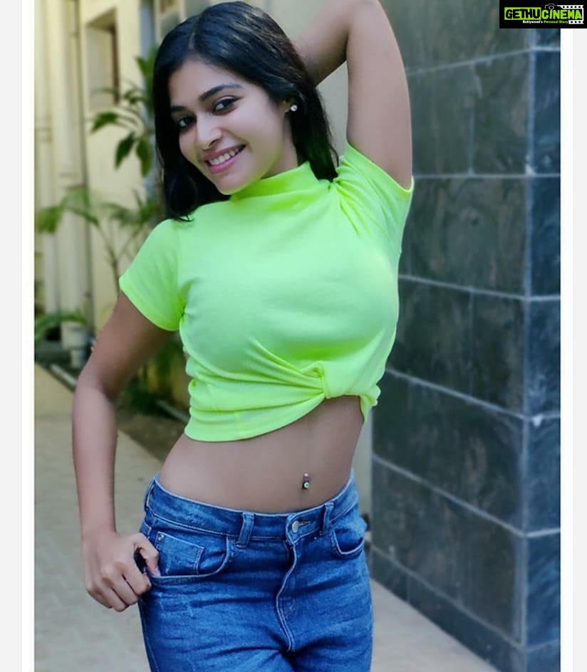 Dharsha Gupta Instagram - 💚💙I am who I am, I am what I am, I do what I do and I ain’t never gonna do it any different. I don’t care who likes it and who doesn’t💙💚 T-shirt- @uni.que.business