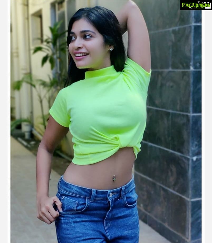 Dharsha Gupta Instagram - 💚💙I am who I am, I am what I am, I do what I do and I ain’t never gonna do it any different. I don’t care who likes it and who doesn’t💙💚 T-shirt- @uni.que.business