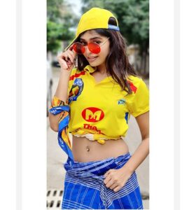 Dharsha Gupta Instagram - 😇Always my favorite is csk😇 😇Waiting & Wanting to win😇 Pic- @talentwood.in