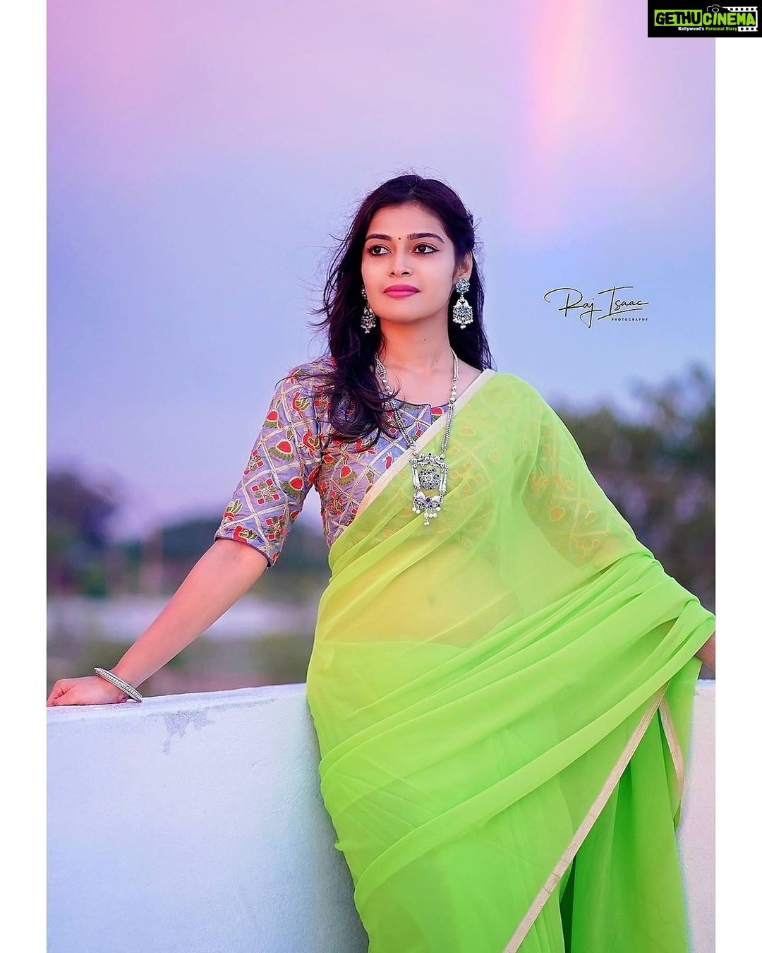 Dharsha Gupta Instagram - ๐ You will never find a rainbow, if you are looking down๐ ๐ Real rainbow๐ Pc - @raj_isaac_photography Saree- @samhitha_silks Chain & Earring- @a_for_accessories_