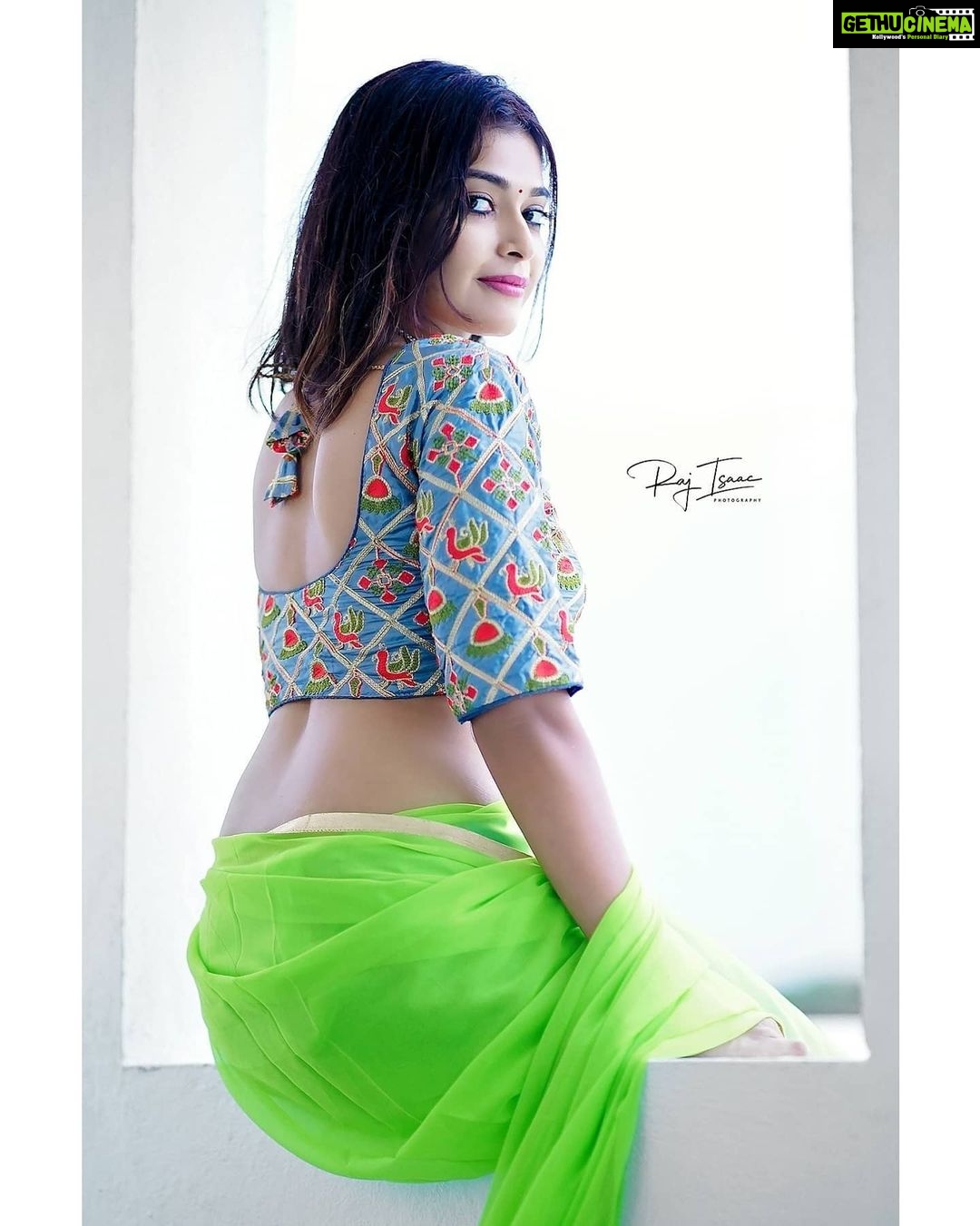 Dharsha Gupta Instagram - šPachainirameyyy Pachainirameyyyš Pc - @raj_isaac_photography Saree- @samhitha_silks