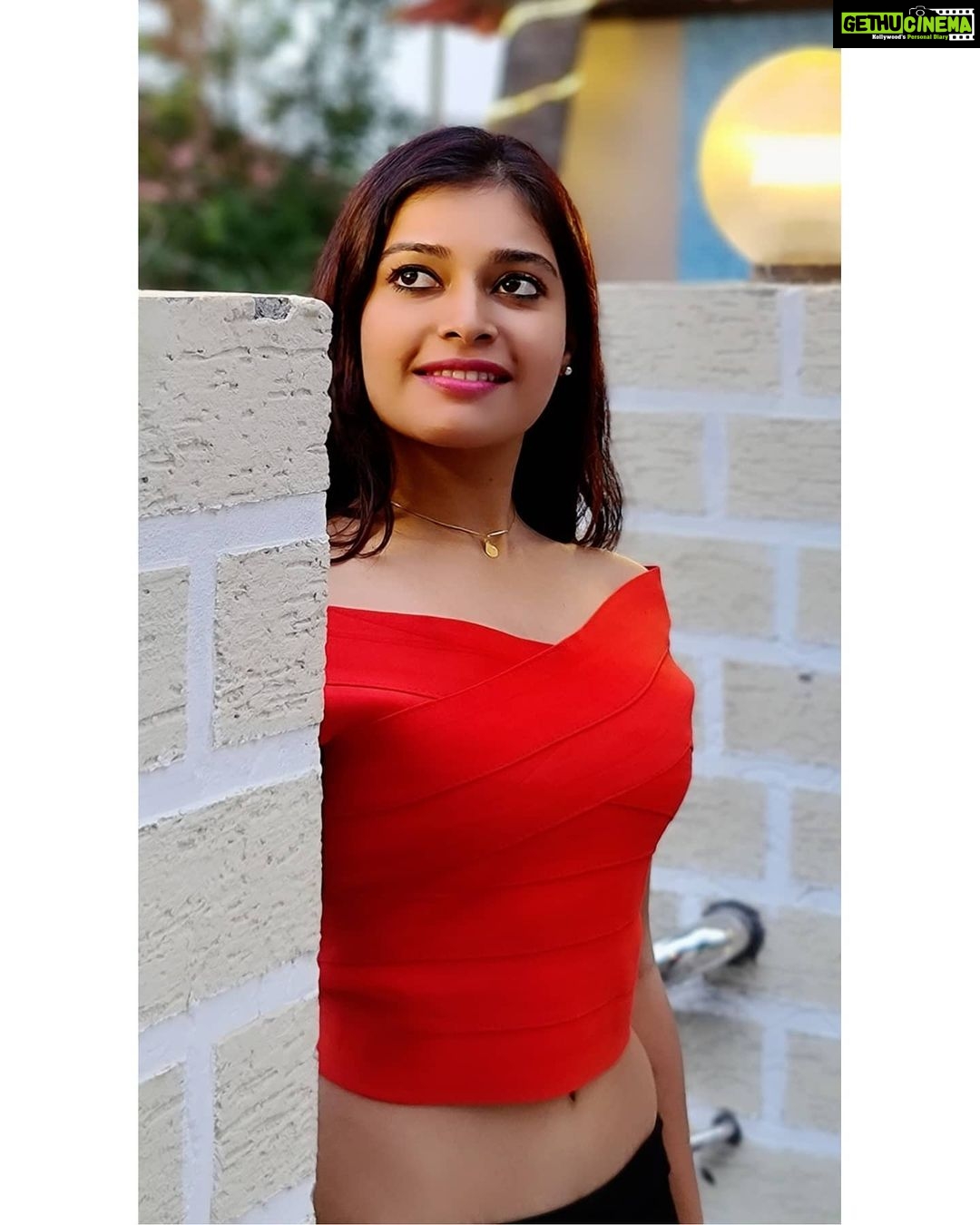 Dharsha Gupta Instagram - ❤🖤❤Make your heart, the most beautiful thing about you❤🖤❤