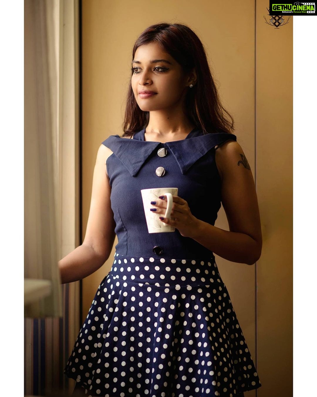 Dharsha Gupta Instagram - ☕ Coffee is like a hug, in a mug☕ 🥰Gudeve🥰 Pc - @thebliss_studios