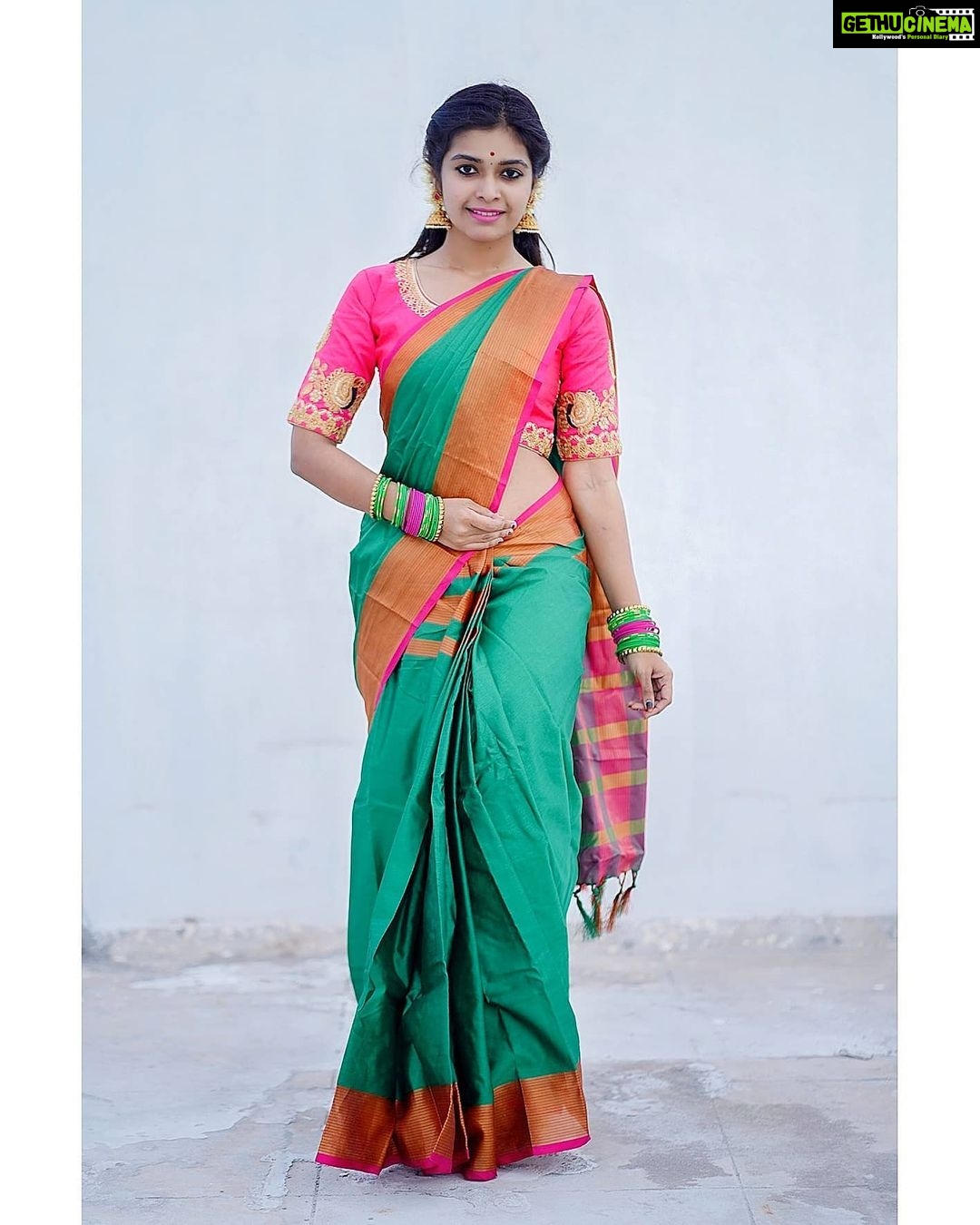 Dharsha Gupta Instagram - ππMangai Oru Gangaiππ πππππππππππ ππGudeveππ Such a soft quality silk saree from @filterz_shop. As same as color in pics at their page. Have a look for more collections. . . Pc - @raj_isaac_photography Saree- @filterz_shop