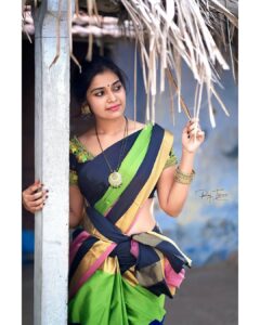 Dharsha Gupta Instagram - 🥰Simple life gives us peace🥰 Such a soft shiny saree from @_sai_boutiques. Visit their page for great more collections. I really loved the quality of the saree. Saree- @_sai_boutiques Pc- @raj_isaac_photography