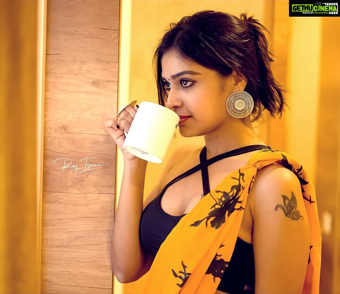 Dharsha Gupta Instagram - 🧡Never ever give up🧡 🧡Gudmrng🧡 Pc- @raj_isaac_photography