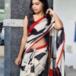 Dharsha Gupta Instagram – 🖤❤Liv ur own style of life❤🖤
🥰Gudnyt🥰
Saree- @theeasywayshopping