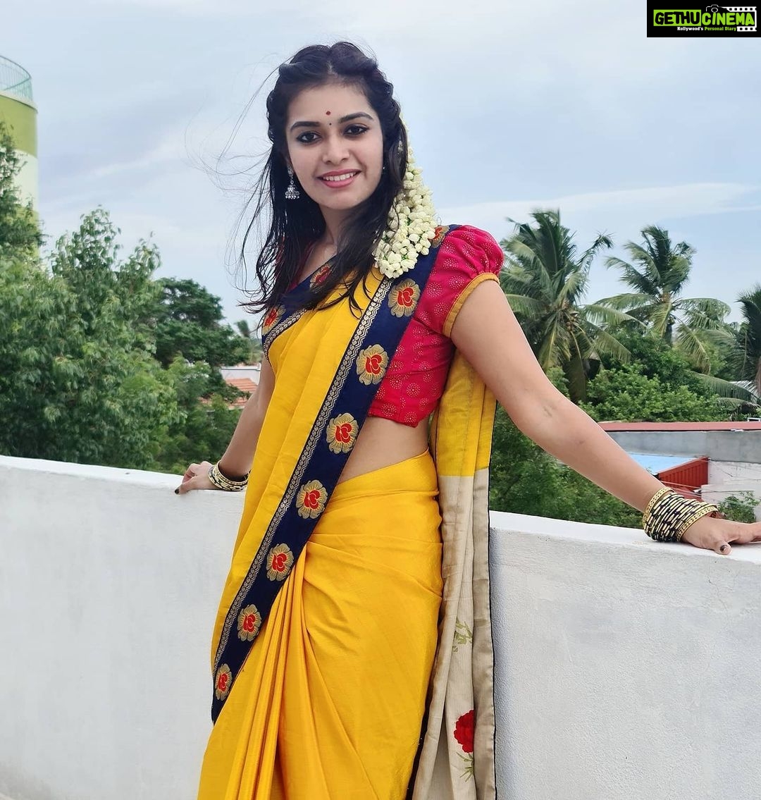 Dharsha Gupta Instagram - ❤🧡Saree is alwyz my fav🧡❤ 🧡❤Gudeve❤🧡