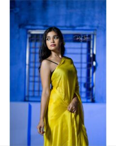 Dharsha Gupta Instagram - 💛Few more remaining pics in this saree💛 💛Gudeve💛 Pc - @raj_isaac_photography