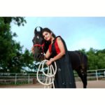 Dharsha Gupta Instagram - ❤🖤❤Horses don't care how rich we are. They don't care how tall, short, pretty or ugly we are, They live in the moment & so long as we are treating them with kindness, they return this with love & affection❤🖤❤ . Pc - @raj_isaac_photography Costume & hairstyle- @kovai.trendz Special thanks: @psa_arunprasath @raja_selvaraj_vrs @dreams.equine