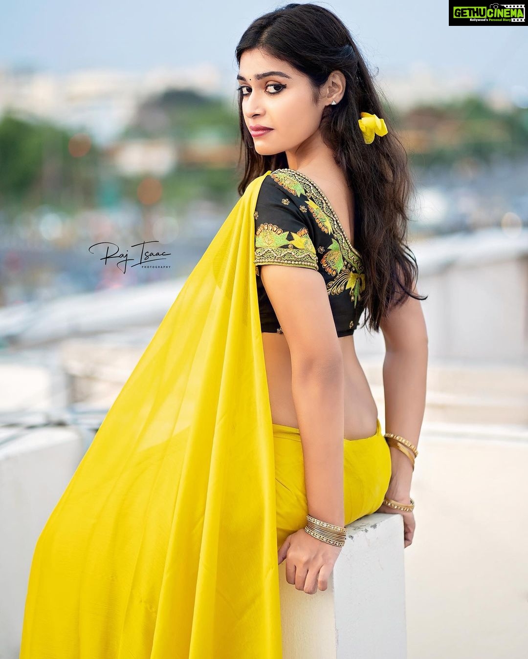 Dharsha Gupta Instagram - 💛💛 P.C. - @raj_isaac_photography