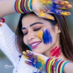 Dharsha Gupta Instagram - ❤This Holi, express your love with vibrant colors and make your day even more beautiful! Happy Holi!!❤ Makeup- @jiyamakeupartistry Hairstylist- @marysbridalstudio Dress- @dsalwar Bangles- My mom @geethamani188 Pc- @sathish_photography49