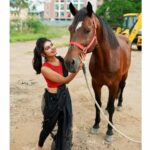 Dharsha Gupta Instagram – Show ur luv to everyone, v r not going to take anything after our death🥰🥰
.
.
. 
Pc – @raj_isaac_photography
Costume & hairstyle- @kovai.trendz
Special thanks: 
@psa_arunprasath
@raja_selvaraj_vrs
@dreams.equine