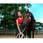 Dharsha Gupta Instagram - ❤🖤❤Horses don't care how rich we are. They don't care how tall, short, pretty or ugly we are, They live in the moment & so long as we are treating them with kindness, they return this with love & affection❤🖤❤ . Pc - @raj_isaac_photography Costume & hairstyle- @kovai.trendz Special thanks: @psa_arunprasath @raja_selvaraj_vrs @dreams.equine