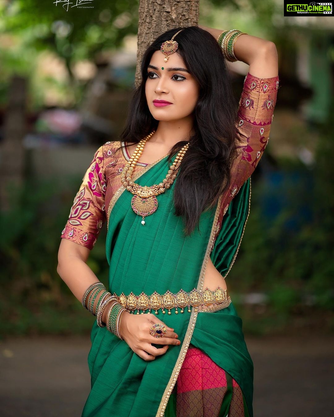 Dharsha Gupta Instagram - 💚💖Traditional love💖💚 . . PC : @raj_isaac_photography 📸 MUA and Costume : @kovai.trendz Jewellery : @rani_bridals_coimbatore Organised by : @arvindkannan_