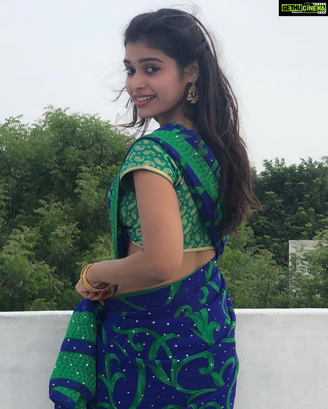 Dharsha Gupta Instagram - ๐๐Saree is alwyz my fav๐๐ ๐๐Alwyz in luv wid our tradition๐๐ ๐๐Gudeve๐๐