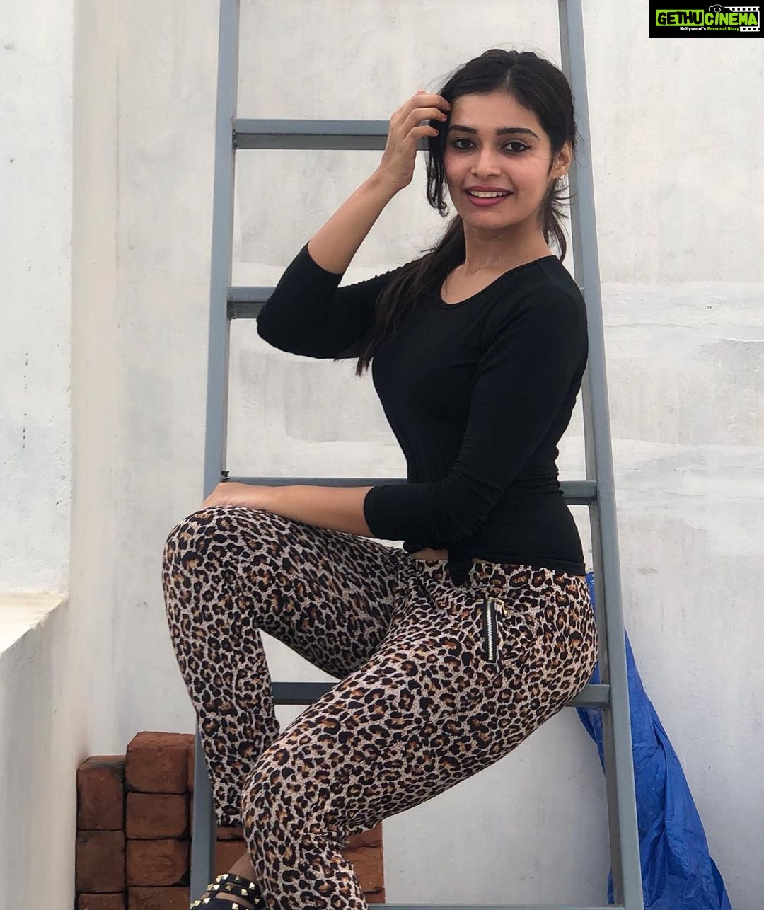 Dharsha Gupta Instagram - đź–¤Few mor pics of same costumeđź–¤
