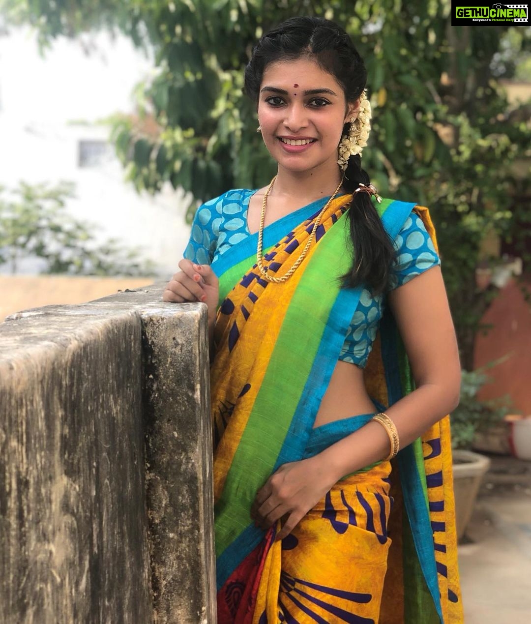 Dharsha Gupta Instagram - 💙💚Everything has beauty, but not everyone sees it💚💙 Goodeve💙💚 Jewellery- mom’s🤣🤣
