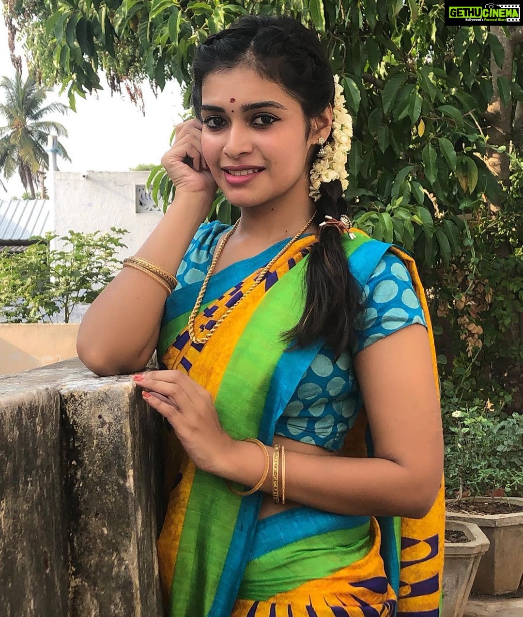 Dharsha Gupta Instagram - 💙💚Everything has beauty, but not everyone sees it💚💙 Goodeve💙💚 Jewellery- mom’s🤣🤣