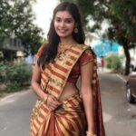 Dharsha Gupta Instagram - ❤️Juz a smile & simplicity wil lead u in success❤️ Good evening 🥰🥰 . . . . . . . #picoftheday #pic #pictureoftheday #picture #photography #photo #photooftheday #photoshoot #saree #sareelove #sareelovers #loveyourself #love #live #livelife