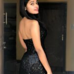 Dharsha Gupta Instagram - 🖤Gudmrng🖤 . . . . . . . . . #black #blacklove #picoftheday #pic #pictureoftheday #picture #loveyourself #love #live #liveyourbestlife #life #lifeisgood #positivevibes #positive #stayhome #staysafe #stayhealthy #stayathome #stay #staypositive #staystrong