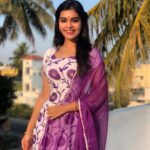 Dharsha Gupta Instagram - It doesn’t mean, ‘wat v wear’ 💜let ur charm b in ur smile to attract💜 Gudeve chelmzzzz 💜💜 . . . . . #stayhome #stayhealthy #staysafe #stayathome #stay #staystrong #stayhomestaysafe #staypositive #happy #happyme #salwar #positivevibes #positive #live #liveyourbestlife #livelife #life #lifeisgood #lifeisbeautiful #loveyourself #love