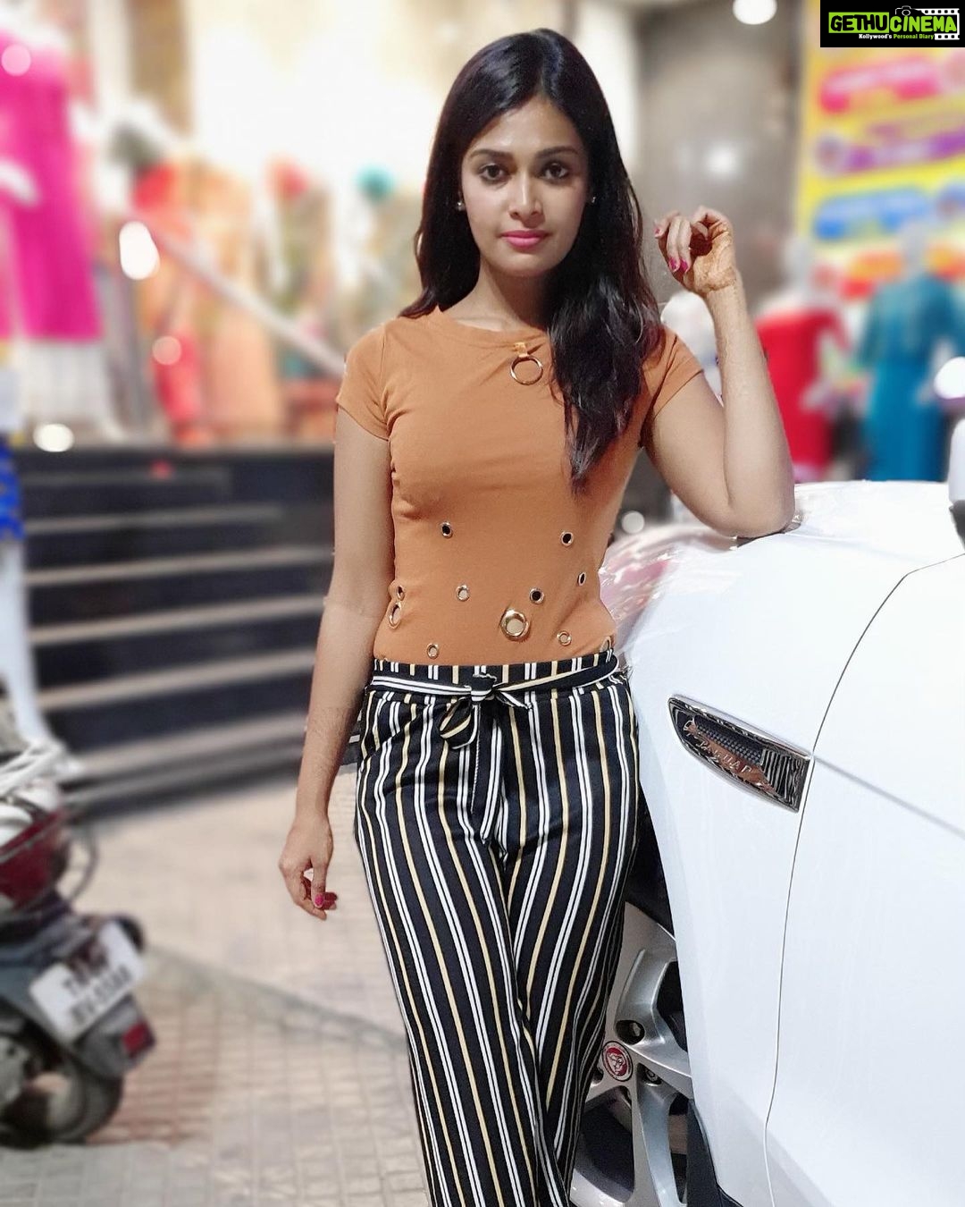 Dharsha Gupta Instagram - Lif is beautiful β€οΈ Liv each & evry sec of ur lif π₯°π₯° by being happy & by making others happy π GOODMORNING πππ Luv u allπ₯° B safe π . . . . . . . . . . . . #stayhome #stayhealthy #staysafe #staystrong #stayathome #staypositive #happy #happyfriday #friday #fridayvibes #fun #live #liveyourbestlife #life #lifeisgood #lifeisbeautiful #love #loveyourself