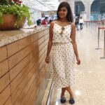 Dharsha Gupta Instagram - My first goal is to hav a smileeeeee face & happy heart alwyz 😊😊 Keep smiling evn if u hav many sorrows in ur lif. Datz d first step 2 look fresh🥰 Gudnyt chelmzzzz 😘😘😘 . . . . . . #chennai #airport #happy #happyday #fun #enjoy #live #life #love #loveyourself #young