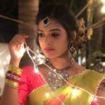Dharsha Gupta Instagram - Create ur own beauty which lies in ur heart 💖 @vijaytelevision @senthoorapooveofficial #senthoorapoove #comingsoon Jewellery- @theshoppingtree_insta Blouse - @feathersurabi.ds Saree- @theeasywayshopping Hairstyle- @subaadesh . . . . . . . . . . #photoshoot #photography #photo #photooftheday #jewelry #jewellery #jewelryoftheday #makeover #saree #sareeblousedesigns #sareelove #love #loveyourself #life #happy #happyme #vijaytv #vijaytvserial #serial #comingsoon #positivevibes #positive #beauty #friday #fridayvibes #fridaymorning #light
