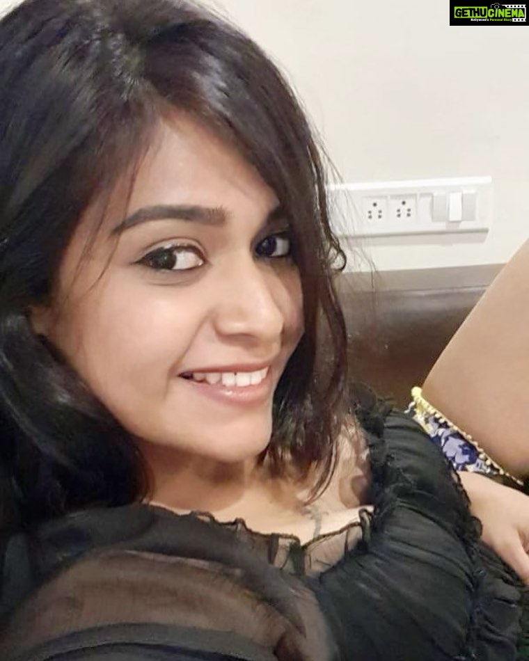 Dharsha Gupta Instagram - Gudeve chelmzzzz💋💋💋 . . . . . . . #picoftheday #pic #pictureoftheday #picture #photooftheday #photo #live #life #love #loveyourself #positivevibes #positive