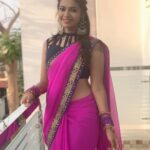Dharsha Gupta Instagram - Luv urself 💗💗💗💙💙💙 Blouse - @feathersurabi.ds . . . . . . . . . #vijaytv #vijaytvserial #serial #senthoorapoove #live #life #love #loveyourself #happy #happyme #fun #saree #sareelove