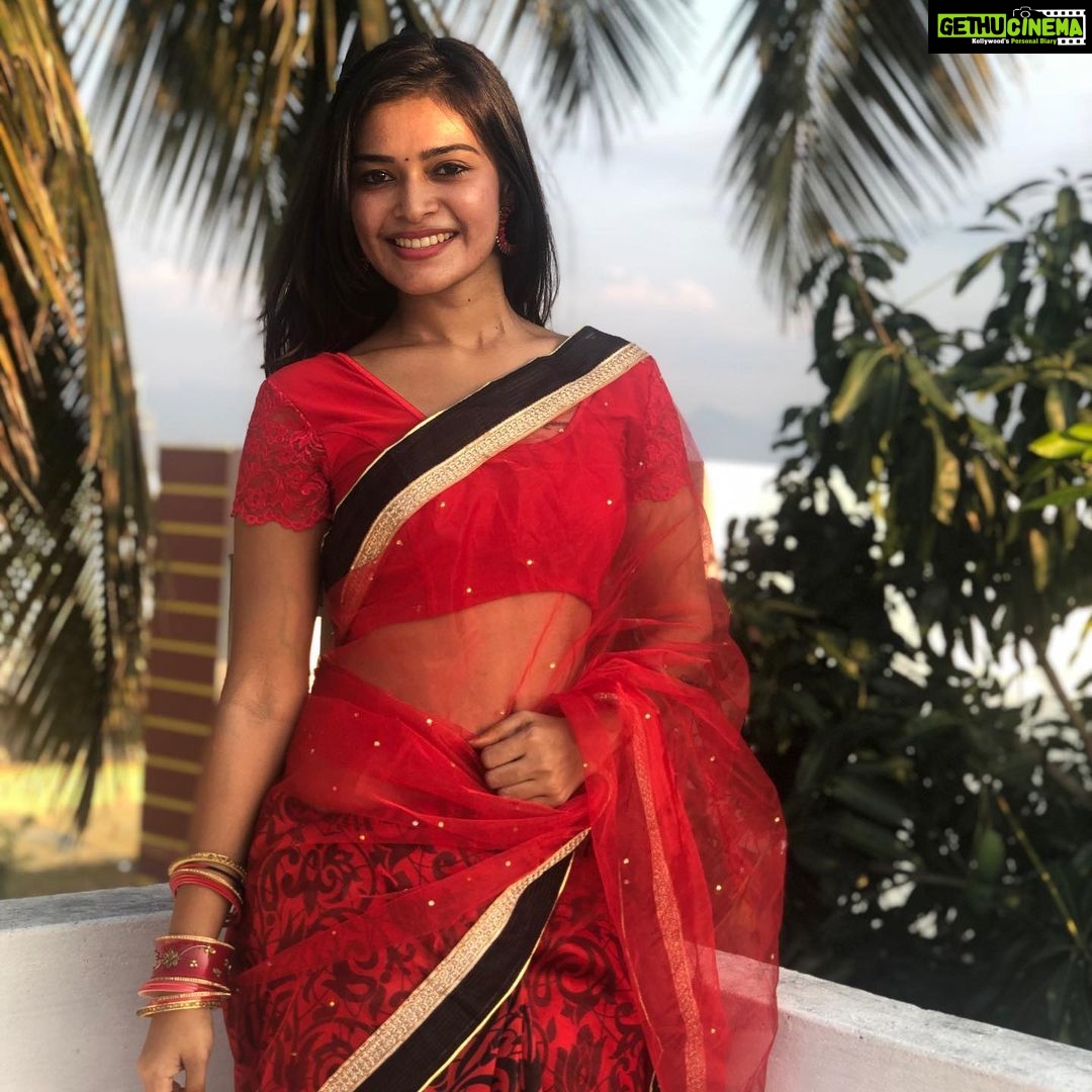 Dharsha Gupta Instagram - Gudeve chelmzzzz❤️❤️❤️ . . . . . . . . #stayhome #stayhealthy #staysafe #stayathome #stay #staystrong #staypositive #positivevibes #positive #positiveenergy #positivemindset #positivevibesonly #happy #happysaturday #happyme #live #liveyourbestlife #livelife #livelaughlove #life #lifestyle #lifeisgood #lifeisbeautiful