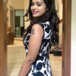 Dharsha Gupta Instagram - Innaiku ‘Gudnyt chelmzzzz’ illa, Enna??? Innaiku Shivarathiri , so yaarukumey gudnyt illa🥰 Happy Mahashivrati everyone 🙏🏻🙏🏻🙏🏻 . . . . . . . . . . #dresses #dress #modern #modernlove #live #life #love #loveyourself #vijaytv #serial #happy #happyme #positivevibes #positive #fun