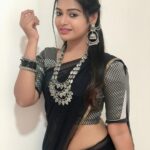 Dharsha Gupta Instagram - 🖤I love black because it affirms, designs, and styles🖤 Gudmrng 🌞 Blouse - @feathersurabi.ds Jewellery- @theshoppingtree_insta