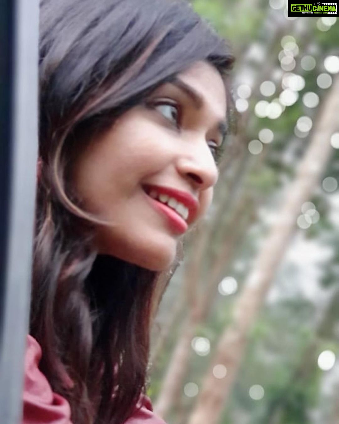 Dharsha Gupta Instagram - ❤️ Nature is wont to hide herself, so b urself❤️ . . . . . . . . . . . . . . . . . . . . . . . . . #nature #naturelovers #loveyourself #love #live #life #good #goodvibes #fun #happy #happyme