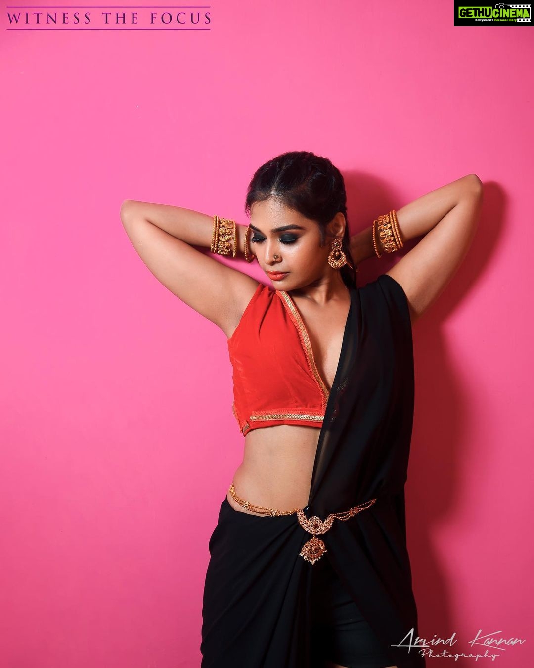 Dharsha Gupta Instagram - ❤️🖤 Be bold in what you stand for and careful what you fall for🖤❤️ Costume- @feathersurabi.ds M&H- @colorpopartist P.C.- @arvindkannan_ . . . . . . . . . . . . . #photography #photooftheday #photo #photoshoot #photographylovers #photos #picoftheday #pic #pictureoftheday #picture #costume #glam #live #life #love #loveyourself