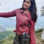 Dharsha Gupta Instagram - Gudmrng chelmzzzzz🥰🥰 . . . . . . . . . . #fun #live #life #love #loveyourself #happy #happyme #positivevibes #positive #yercaud Yercaud Hill Station