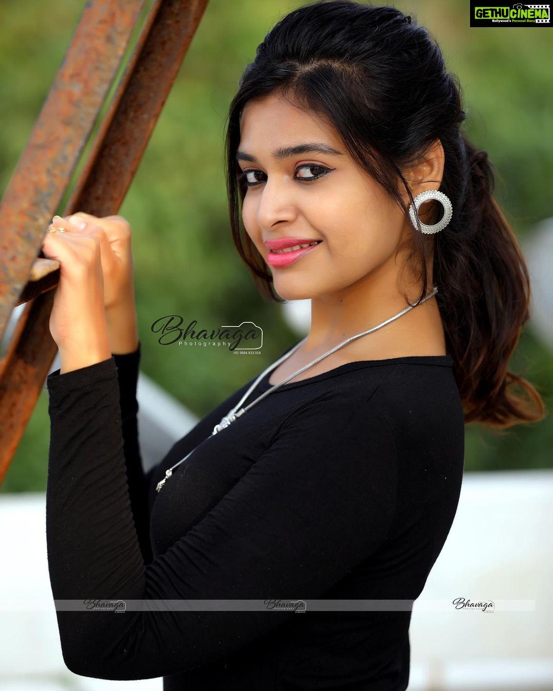Dharsha Gupta Instagram - ❤️ One small positive thoughts in the morning can change your whole day❤️ P.C. - @bhavaga_photography . . . . . . . . . . . . . . . . . . #photography #photooftheday #photo #photoshoot #picoftheday #pic #picture #pictureoftheday #happy #happyme #positivevibes #positive #live #life #love #loveyourself