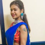 Dharsha Gupta Instagram - 💙There is only one corner of the universe you can be certain of improving, and that’s your own self💙 JEWELLERY- @theshoppingtree_insta . . . . . . . . . . . . . . . #minnaleserial #minnale #suntv #suntvserial #serial #saree #sareeblousedesigns #sareelovers #happy #happyme #positive #positivevibes #positivethinking #live #life #love #loveyourself