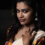 Dharsha Gupta Instagram - “Loving ourselves works miracles in our lives.” ❤️❤️❤️ Photography- @kavinjazz . . . . . . #photography #photo #night #nightphotography #photoshoot #photographer #photographylovers #actor #tamil #model #zeetamil #movie #serial #live #love #life #happy
