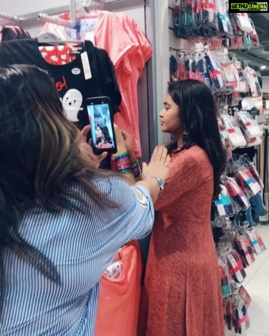 Dharsha Gupta Instagram - Canβt control my laugh at d end πππ Blooper ππ Funny me ππ . . . . . #tiktok #tiktoklover #modern #dressmodern #costume #lovemyself #walk #stylish #catwalk #rampwalk #fun #funny #dress #dressshopping #closingtime #bill #megamart #citycenter #chennai #funnynight #kollywood #hollywood #tollywood #actress #trendy #model