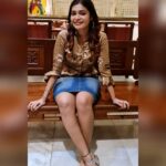 Dharsha Gupta Instagram – 🤎💙பிடிக்காத விஷயத்தை கண்டுகொள்ளாமலும், வேண்டாத விஷயங்களில் கவனம் செலுத்தாமல் இருந்தால் உடலும் – மனமும் ஆரோக்கியமாக இருக்கும்💙🤎