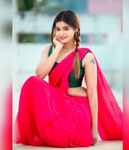 Dharsha Gupta Instagram - 💚❤தினமும் சுவாரஸ்யத்தை ஒரு ஸ்பூன்
சேர்த்துக் கொள்ளுங்கள் வாழ்க்கை ரசனை உள்ளதாக இருக்கும்❤💚
Pc- @dhanush__photography