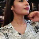 Dharsha Gupta Instagram - 😬Tukkunu reels open pannumpothu, my fav song vanthuruchu. So enna pandrenu, enakey puriyama, etho pandren. Athan andha last siripu 😬