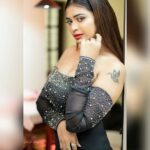 Dharsha Gupta Instagram – 🖤நீ நல்லவனாக இருந்தும் உலகமே உன்னை குறை சொன்னாலும் சோர்வடைந்து விடாதே
 கண்டுகொள்ளாமல் கடந்து செல்  திரும்பிப் பார்த்தால் குறை சொன்னவர்கள் அதே இடத்தில்தான் இருப்பார்கள்🖤
Costume- @tweety_threads
Makeup- @jiyamakeupartistry
Hair- @keerthana_makeup_and_hair
Pic- @dhanush__photography
