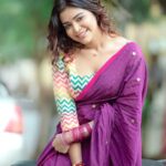 Dharsha Gupta Instagram – 💜நம்முடைய எண்ணமும் சிந்தனையும்
செயலும் தெளிவாக இருந்தால் யாராலும் நம்மை மாற்றிட முடியாது💜
Costume- @ivalinmabia
Makeup- @jiyamakeupartistry
Hairstylist- @marysbridalstudio
Pic- @dhanush__photography