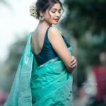 Dharsha Gupta Instagram - 💙ஜெயிக்கும் வரையில் தன்னம்பிக்கை அவசியம், ஜெயித்த பிறகு தன்னடக்கம் அவசியம்💙 Saree- @d_blossoms_saree M&H- @keerthana_makeup_and_hair Pic- @dhanush__photography